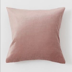 Light pink velvet pillow covers